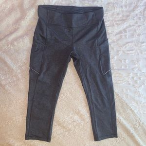 LULULEMON cropped leggings !!!